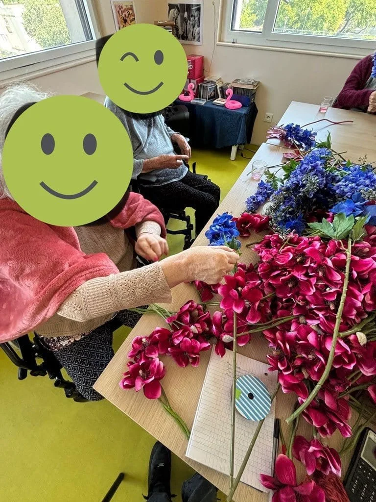 Fleurs artificielles redistribuées